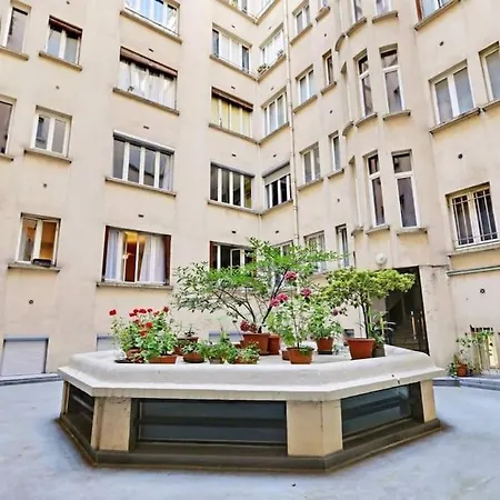 Bright Getaway Near Montparnasse Apartment Paris Exterior photo